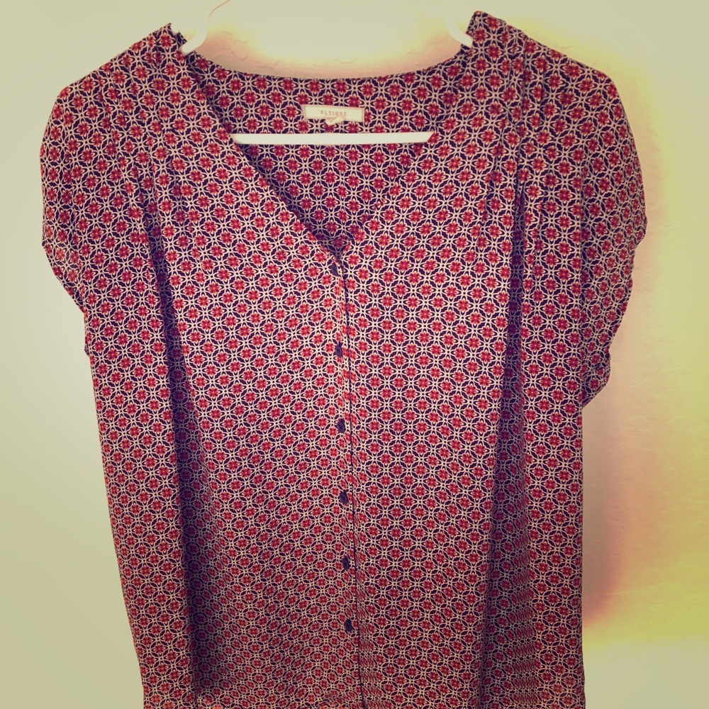 Cap sleeve pleat back blouse